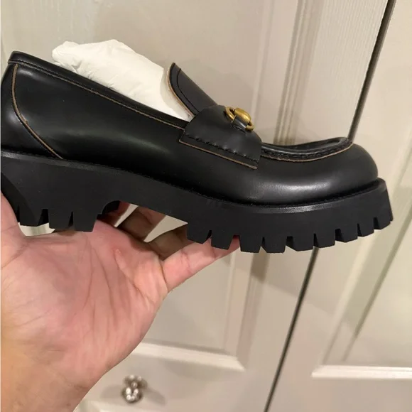 Gucci Black Leather Loafers with Gold Buckle - Picture 2 of 4